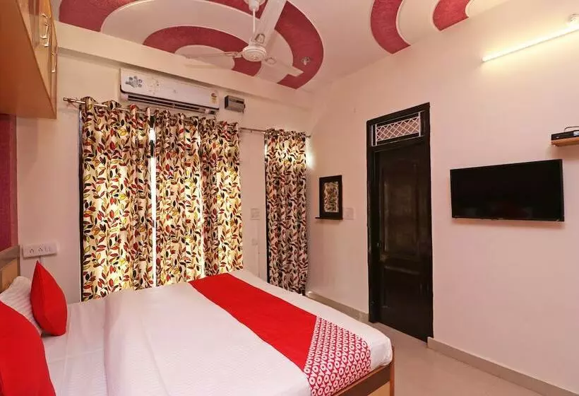 ホテル Oyo 23302 New Delhi Guest House