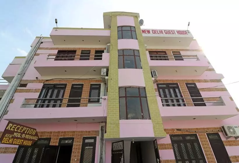 ホテル Oyo 23302 New Delhi Guest House