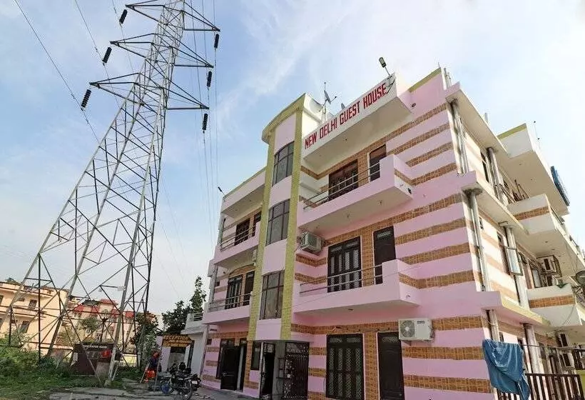 ホテル Oyo 23302 New Delhi Guest House