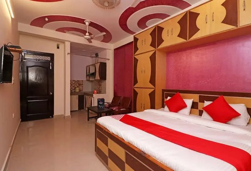 ホテル Oyo 23302 New Delhi Guest House