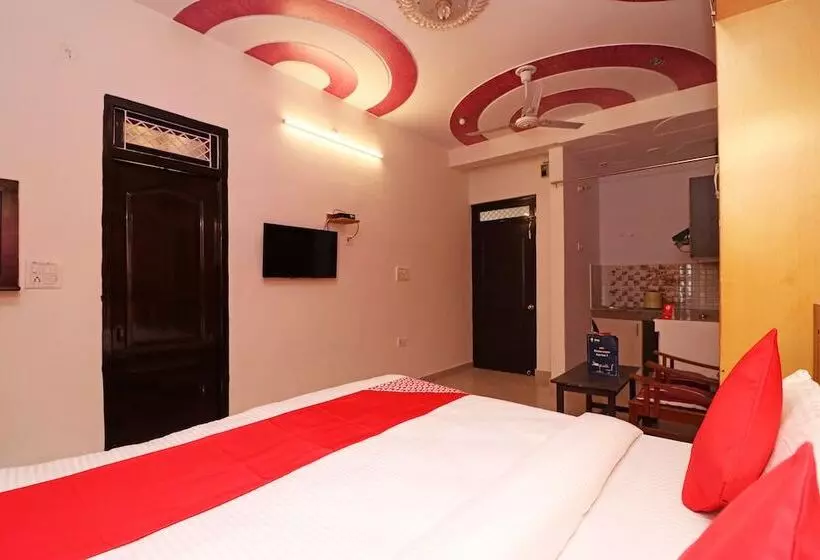 ホテル Oyo 23302 New Delhi Guest House