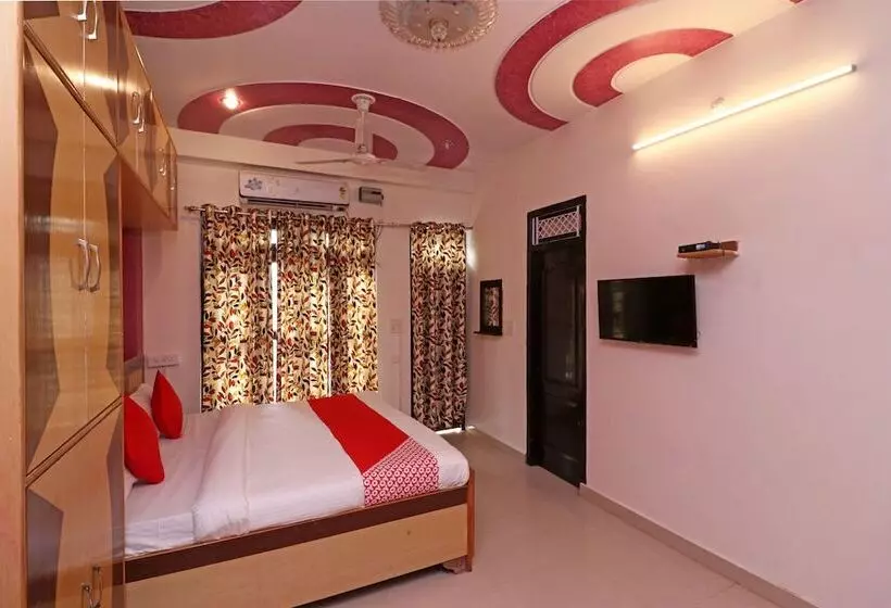 ホテル Oyo 23302 New Delhi Guest House