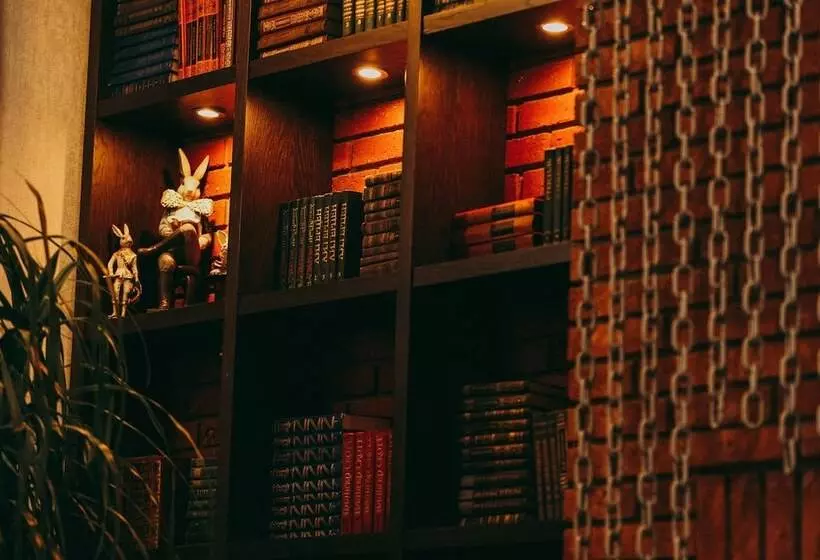 هتل Seventeen Rooms