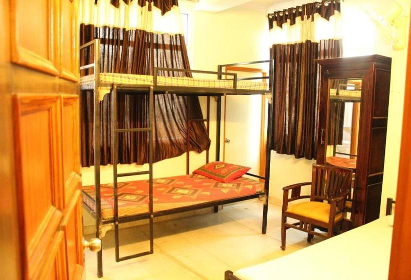 בית מלון כפרי Chit Chat Guest House