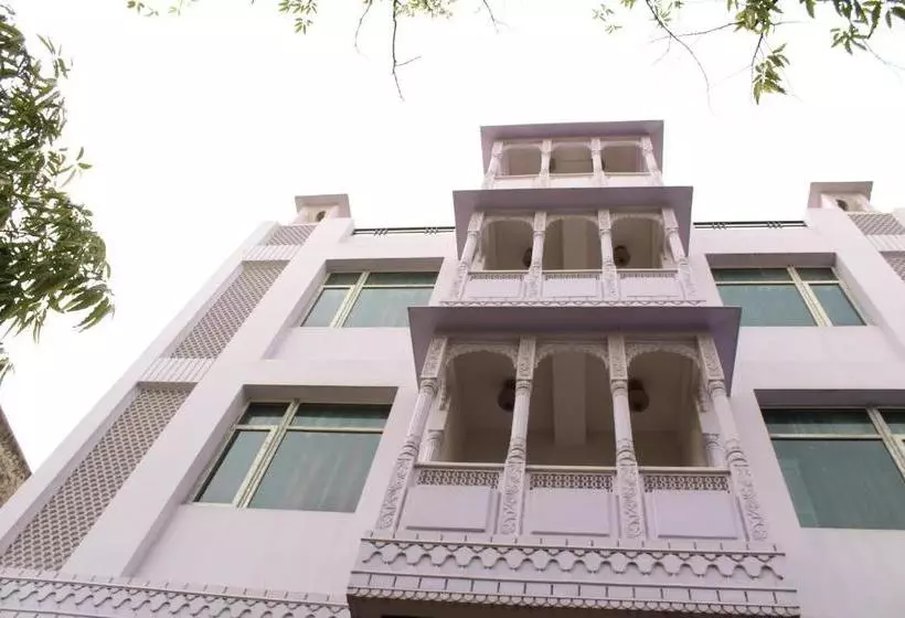 هتل Chit Chat Guest House