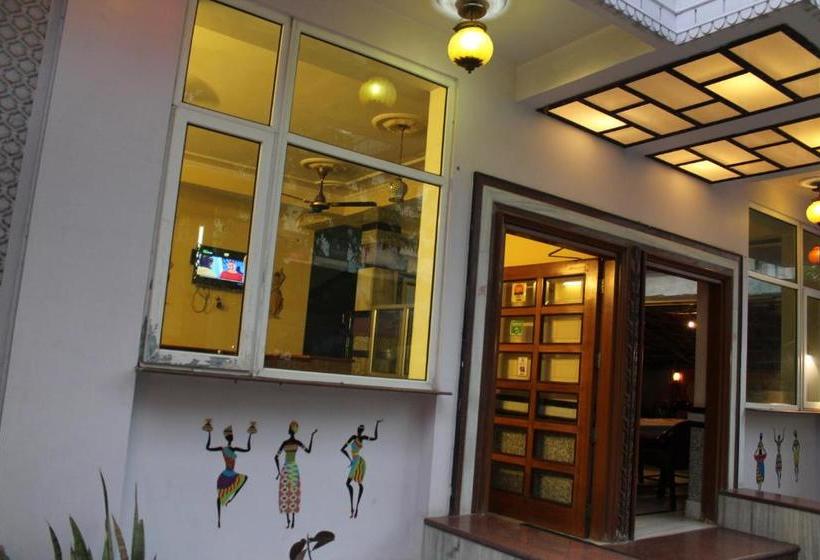 בית מלון כפרי Chit Chat Guest House