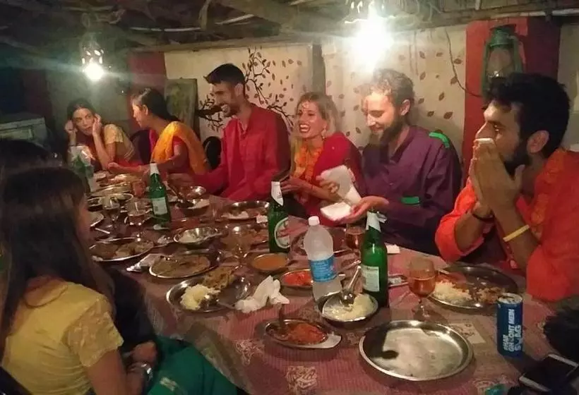 هتل Chit Chat Guest House