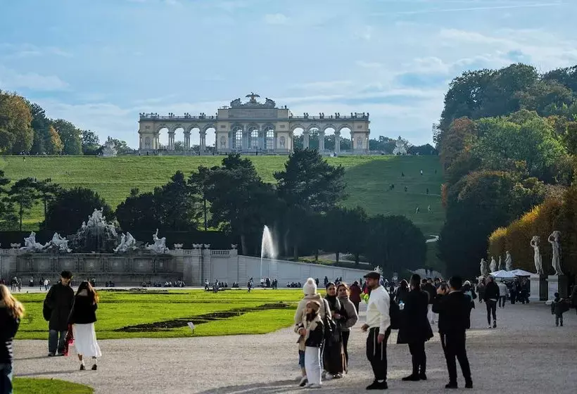 هتل Ibercity Wien Schönbrunn