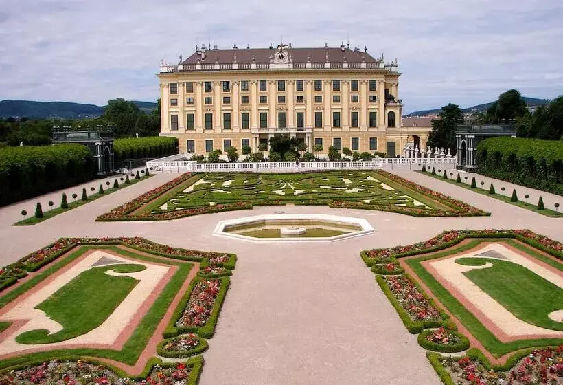 هتل Ibercity Wien Schönbrunn