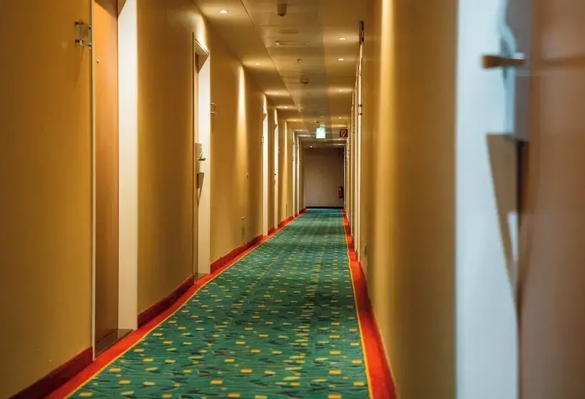 هتل Ibercity Wien Schönbrunn