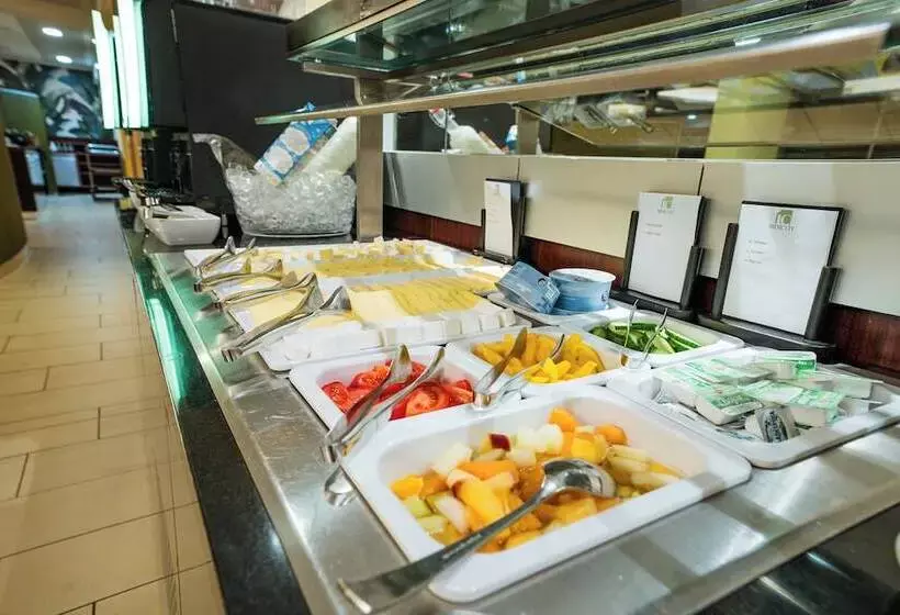 هتل Ibercity Wien Schönbrunn