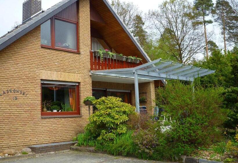 مبيت وإفطار Ullas Gästehaus