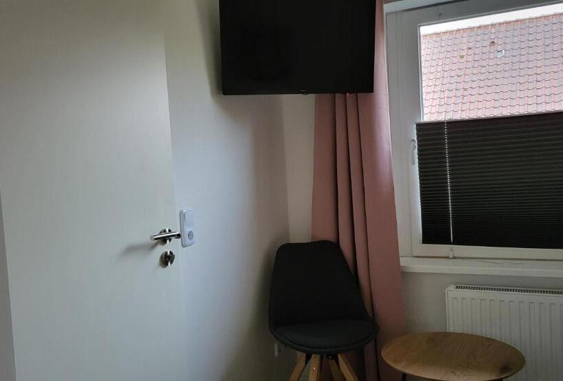 مبيت وإفطار Ullas Gästehaus