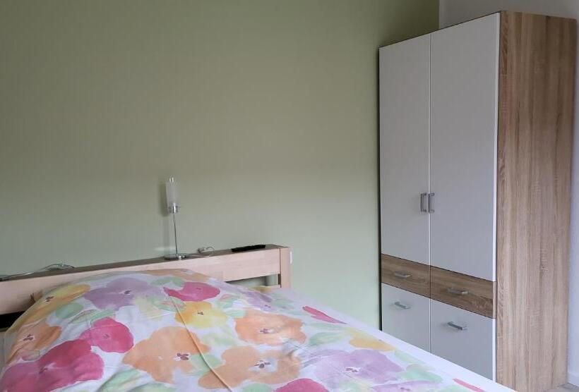 مبيت وإفطار Ullas Gästehaus