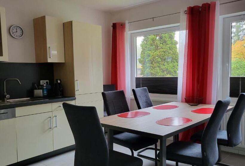 مبيت وإفطار Ullas Gästehaus