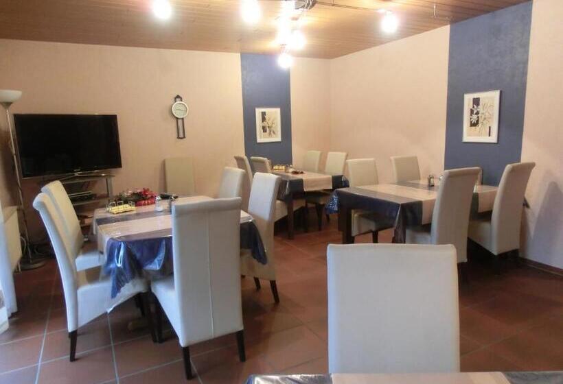 مبيت وإفطار Ullas Gästehaus