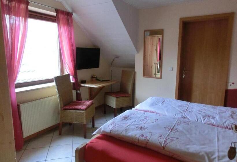 مبيت وإفطار Ullas Gästehaus