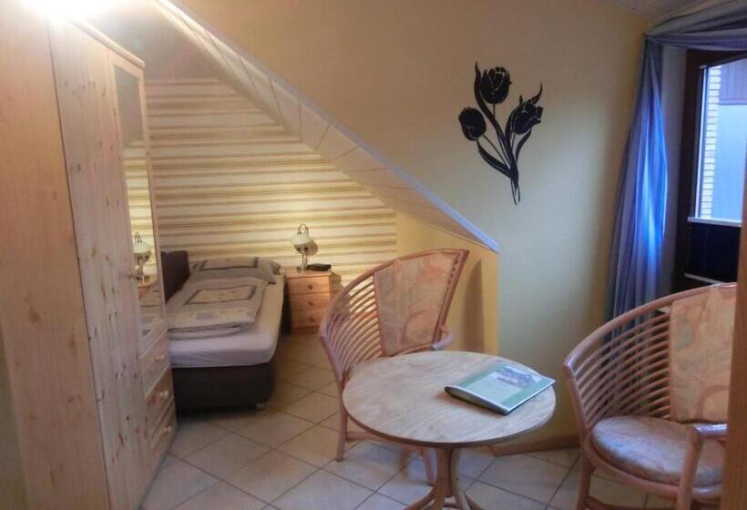 مبيت وإفطار Ullas Gästehaus