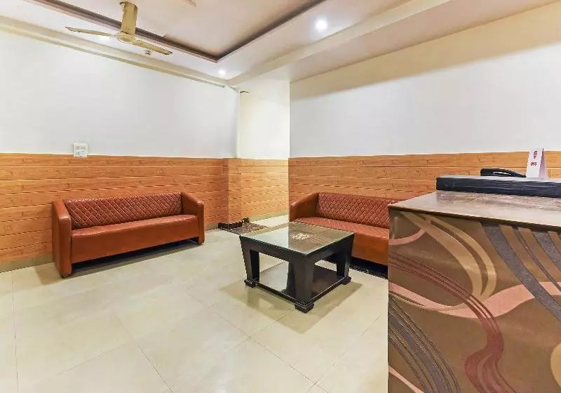 ホテル Silverkey Executive Stays 19389 Divine Inn