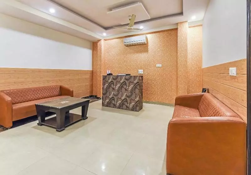 ホテル Silverkey Executive Stays 19389 Divine Inn