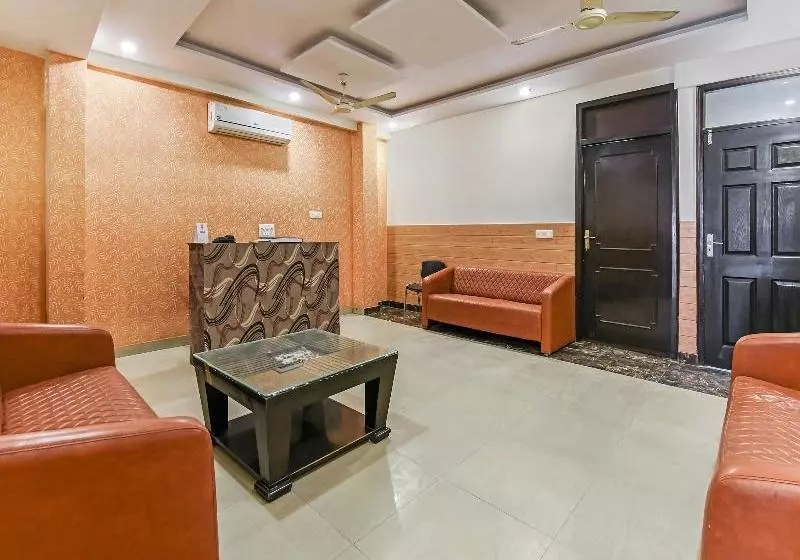 ホテル Silverkey Executive Stays 19389 Divine Inn