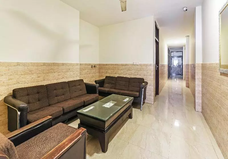 ホテル Silverkey Executive Stays 19389 Divine Inn