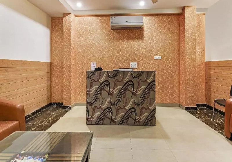 ホテル Silverkey Executive Stays 19389 Divine Inn