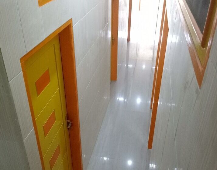 פנסיון Hong Jaya Homestay   Hostel