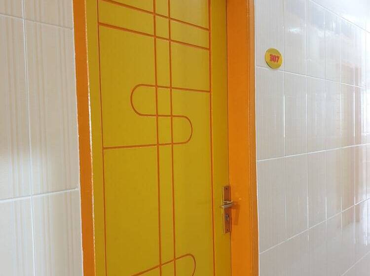 פנסיון Hong Jaya Homestay   Hostel