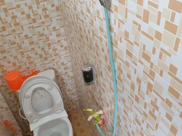 ペンション Hong Jaya Homestay   Hostel