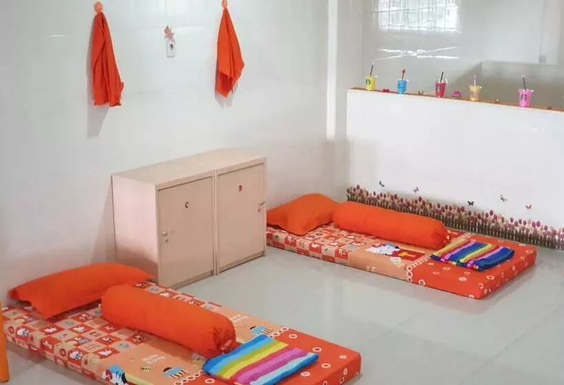 ペンション Hong Jaya Homestay   Hostel