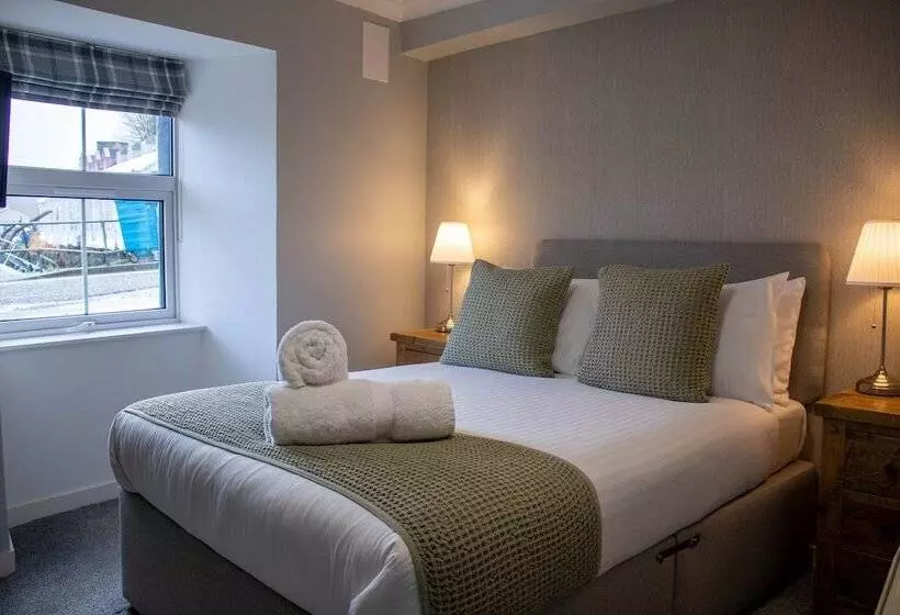 The Rosedale Hotel & Restaurant