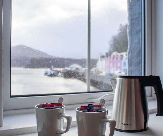 The Rosedale Hotel & Restaurant