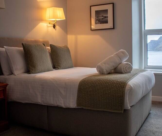 The Rosedale Hotel & Restaurant