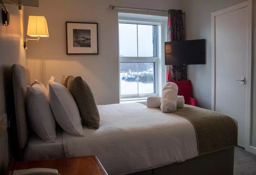 The Rosedale Hotel & Restaurant