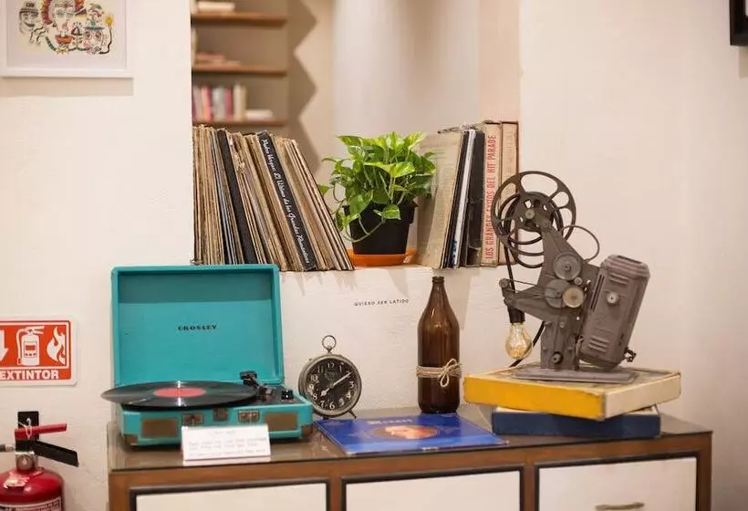 تختخواب و صبحانه Kuka Y Naranjo