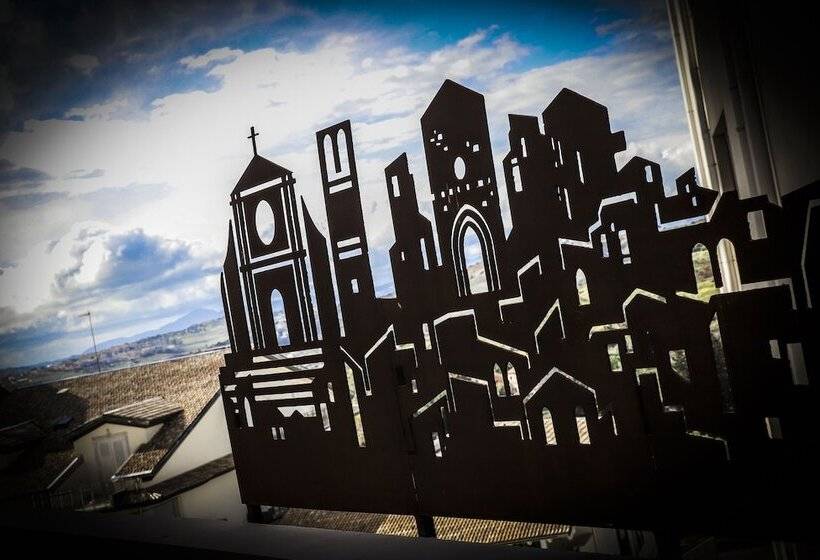 تختخواب و صبحانه Urban Relax