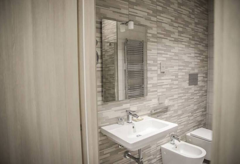 تختخواب و صبحانه Urban Relax