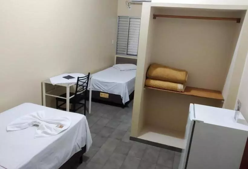 ホテル Frontier Palace