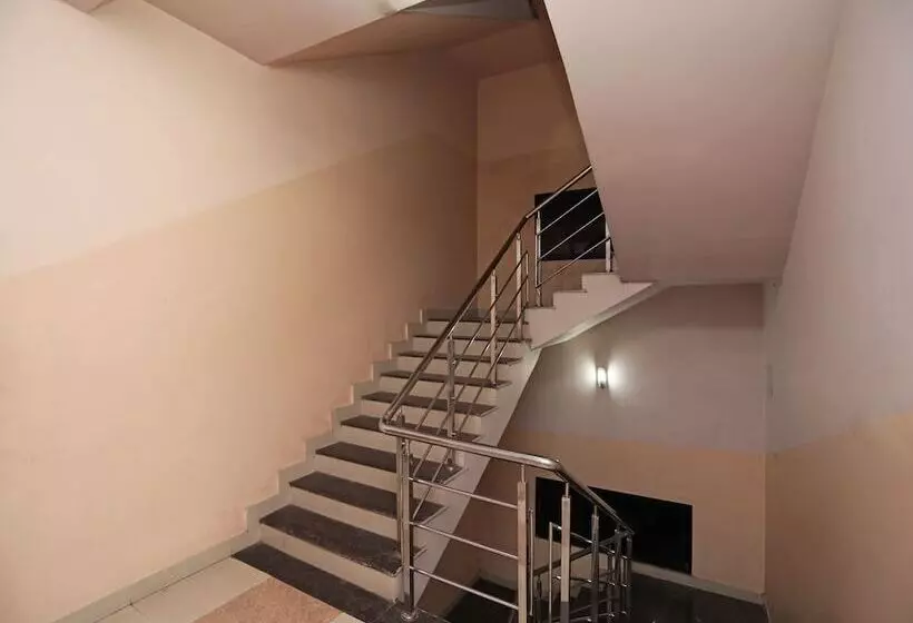 ホテル Janaki Residency