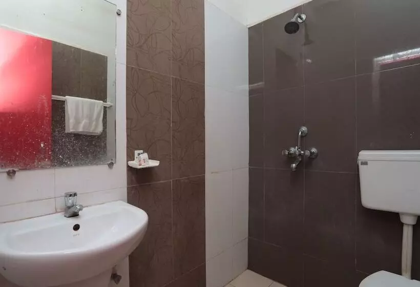 ホテル Janaki Residency