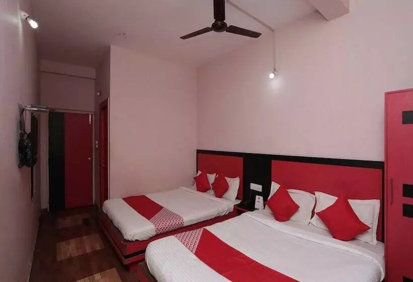ホテル Janaki Residency