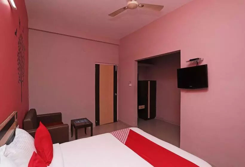 ホテル Janaki Residency