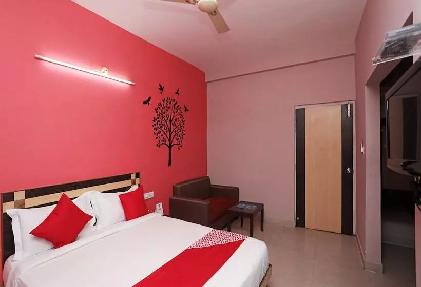 ホテル Janaki Residency