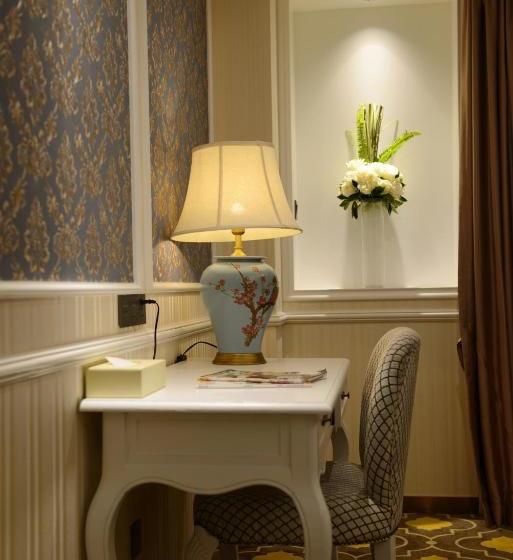 בית מלון כפרי Ramada Encore Wyndham Nanning City Center