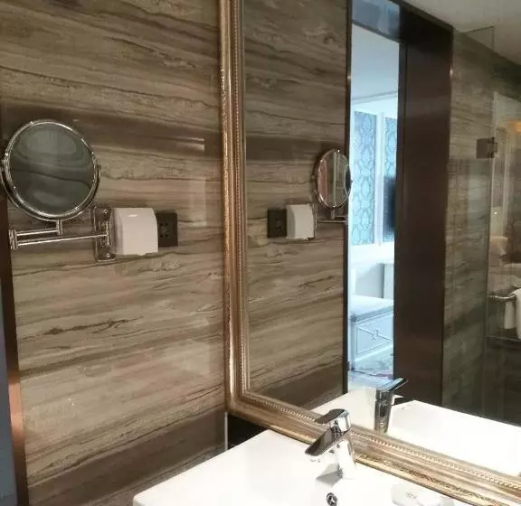 Hotelli Ramada Encore Wyndham Nanning City Center