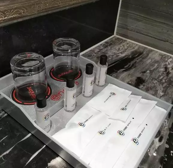 Hotelli Ramada Encore Wyndham Nanning City Center