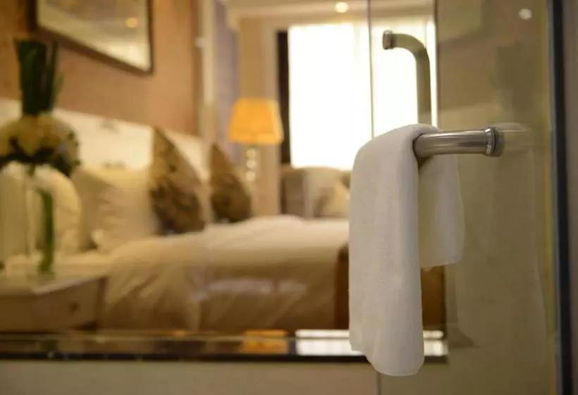 Hotelli Ramada Encore Wyndham Nanning City Center