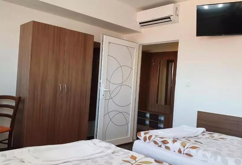 ペンション Motorest U Kola