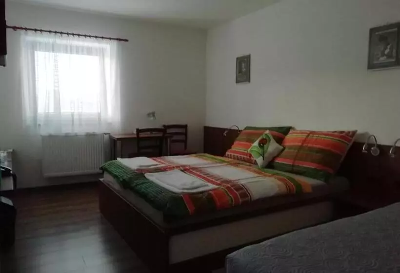 ペンション Motorest U Kola